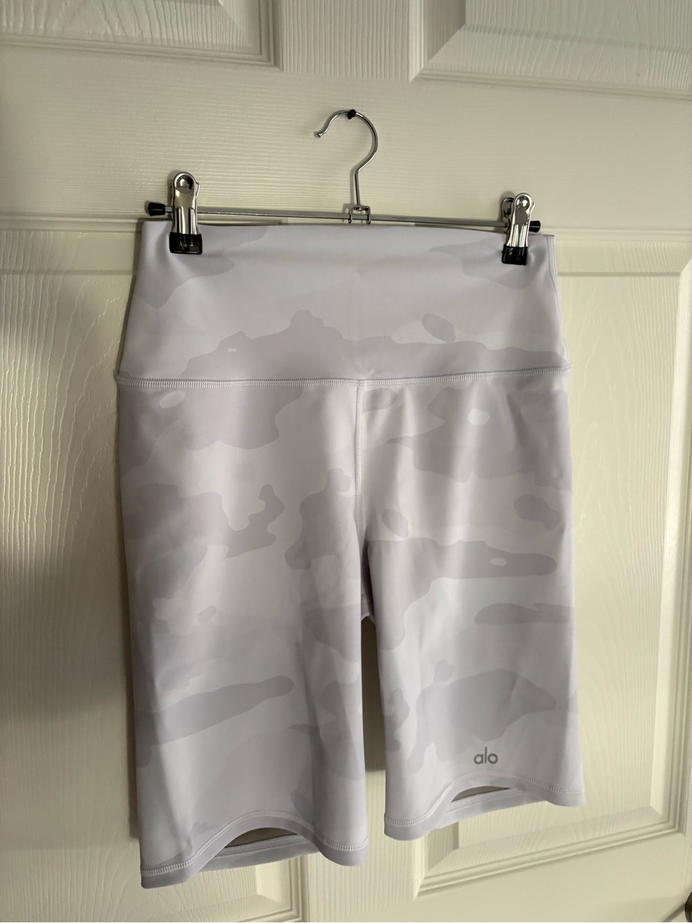 alo shorts biker camo size large